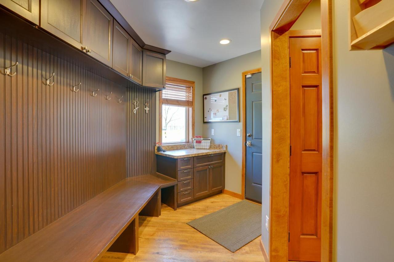 Expansive Shakopee Vacation Rental On 5 Acres! Exterior photo