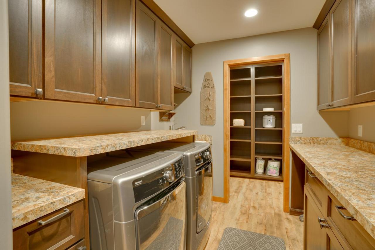 Expansive Shakopee Vacation Rental On 5 Acres! Exterior photo